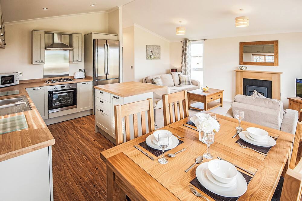 Tunstall Ski Chalet | Contemporary lodge furnished to a very high standard.