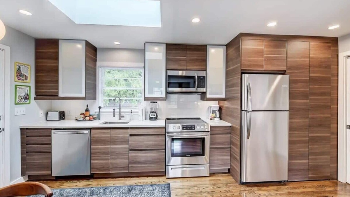 Charlotte Condo | Contemporary Myers Park 1BR King Condo | Queens Rd