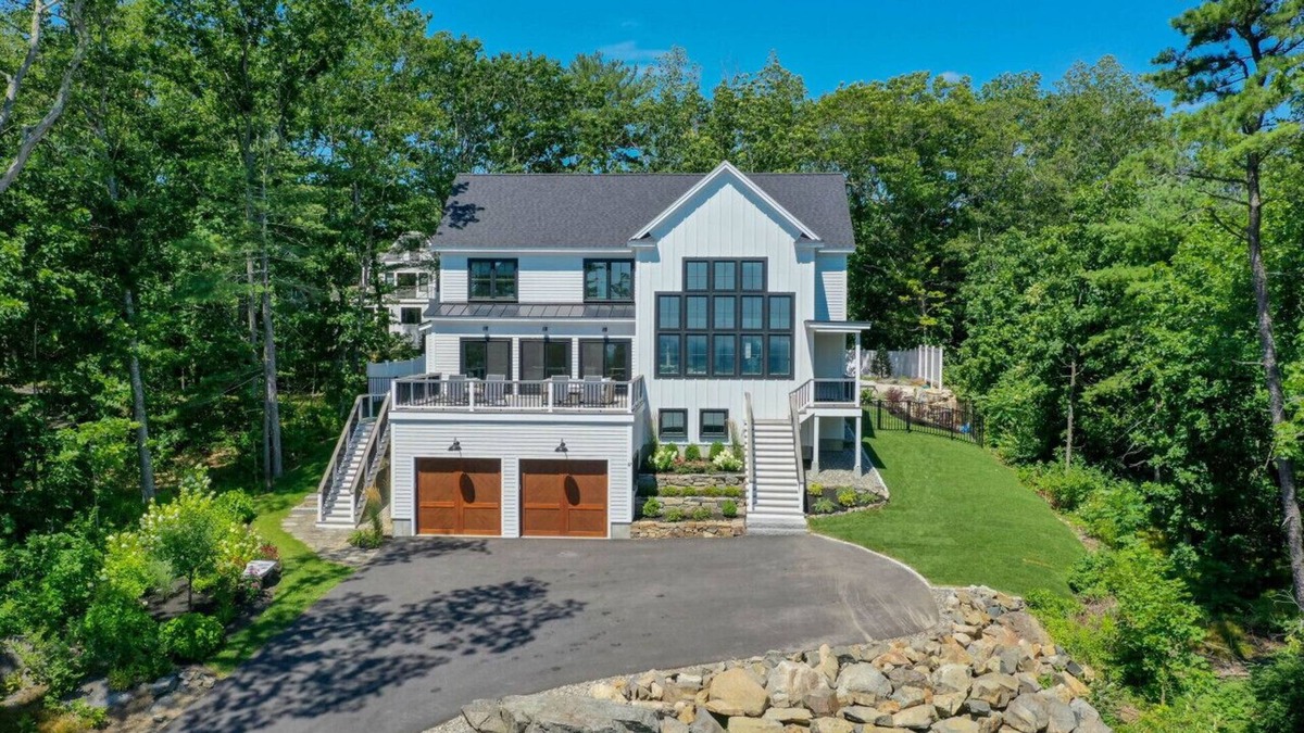 Ogunquit House | Contemporary Ogunquit Home | 4 Bedrooms, 4 Baths, Pool + Ocean Vistas