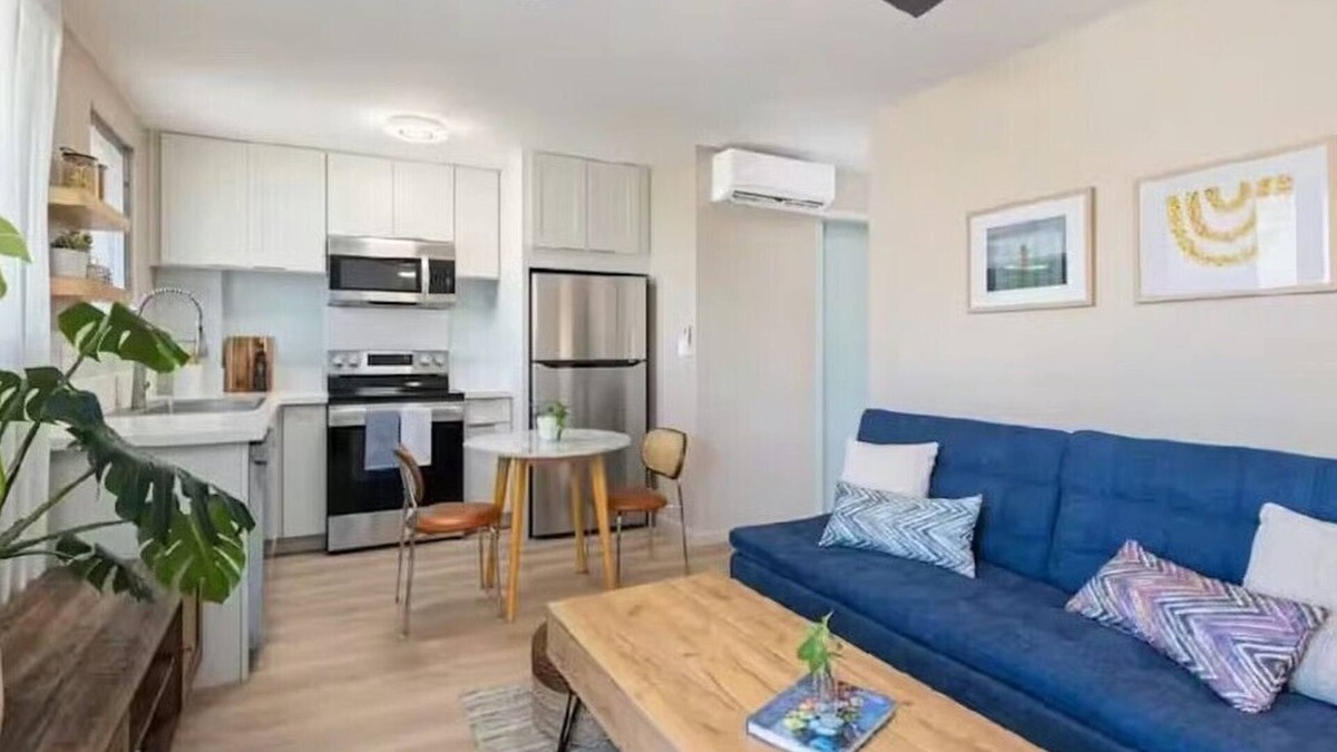 McCully - Moiliili Apartment | Contemporary & Renovated Honolulu Suite w/AC