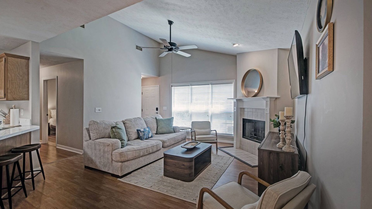 Flowood House | Contemporary Retreat near Lakeshore