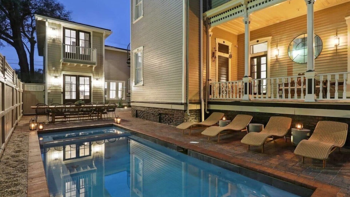 Historic Downtown Savannah House | Contemporary Savannah Retreat | Near Forsyth Park