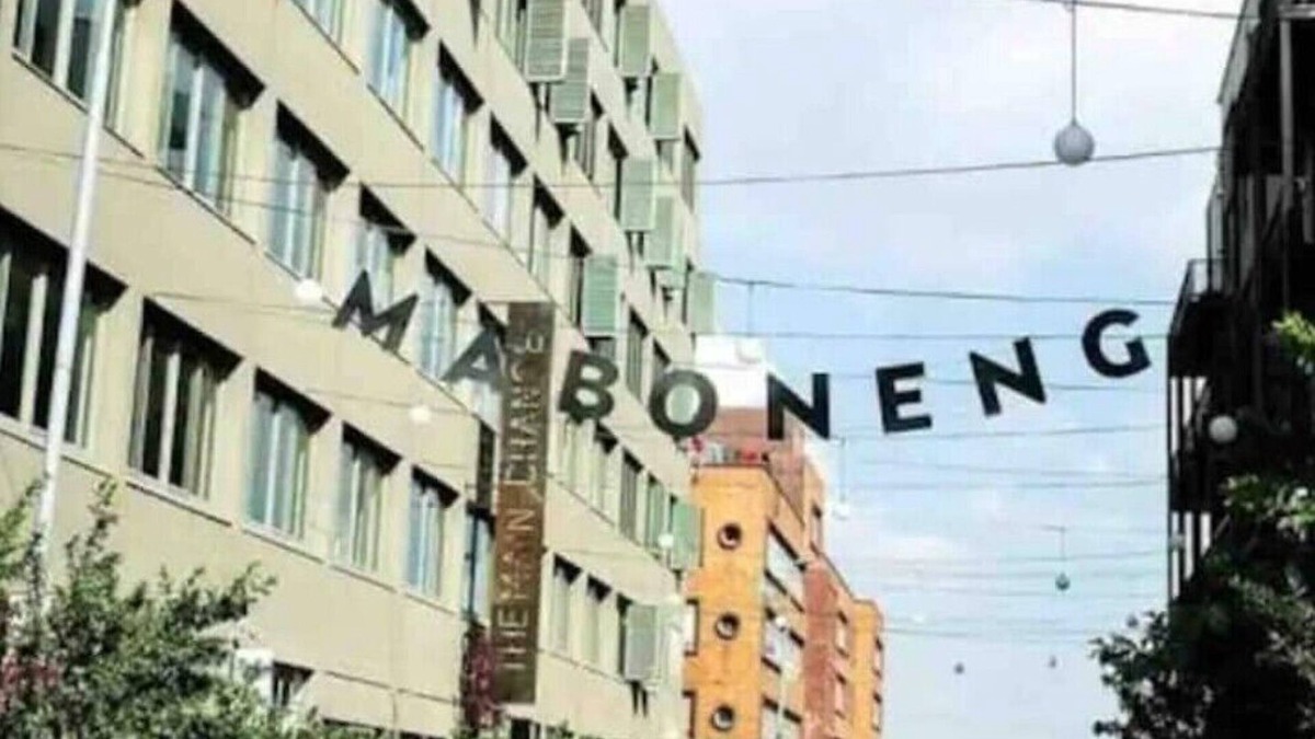 Downtown Johannesburg Apartment | Contemporary studio in the heart of Mabonengn