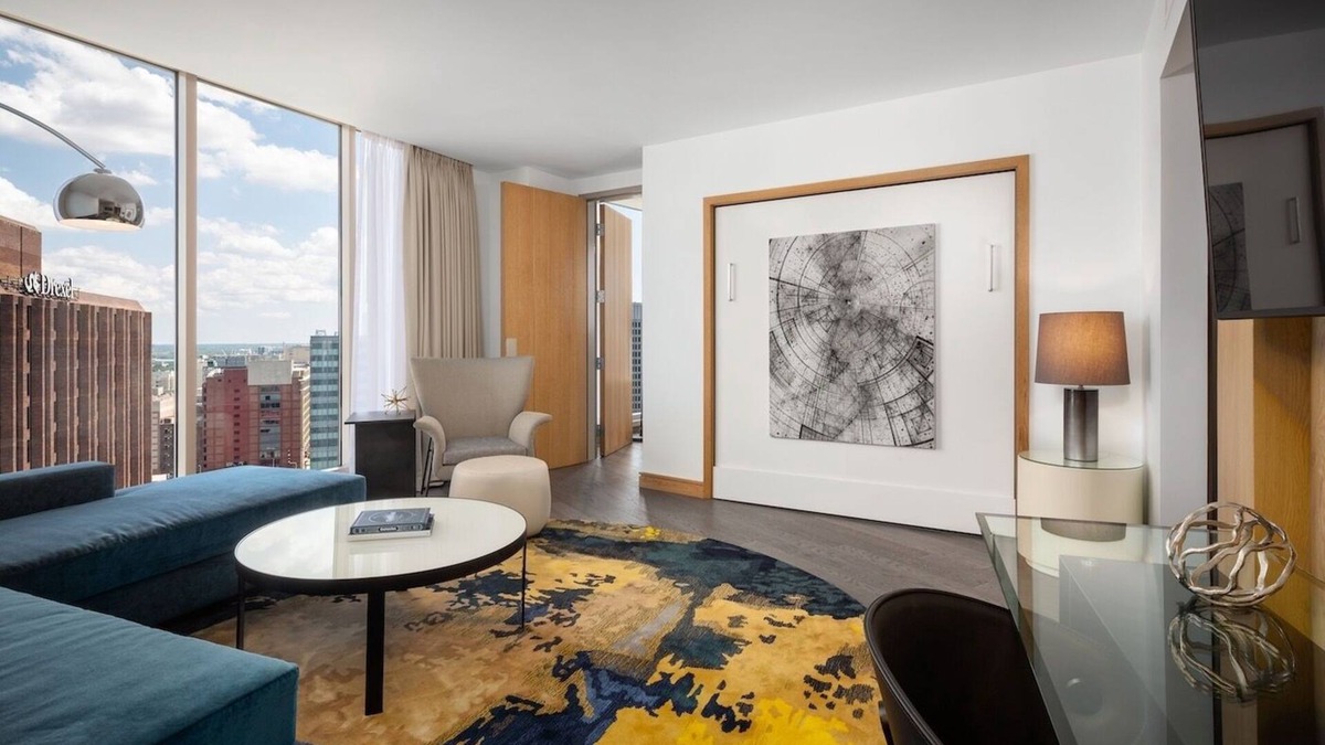 Logan Square Hotel | Contemporary Suite with Kitchen and City Views | Swimming Pool | Pet-Friendly
