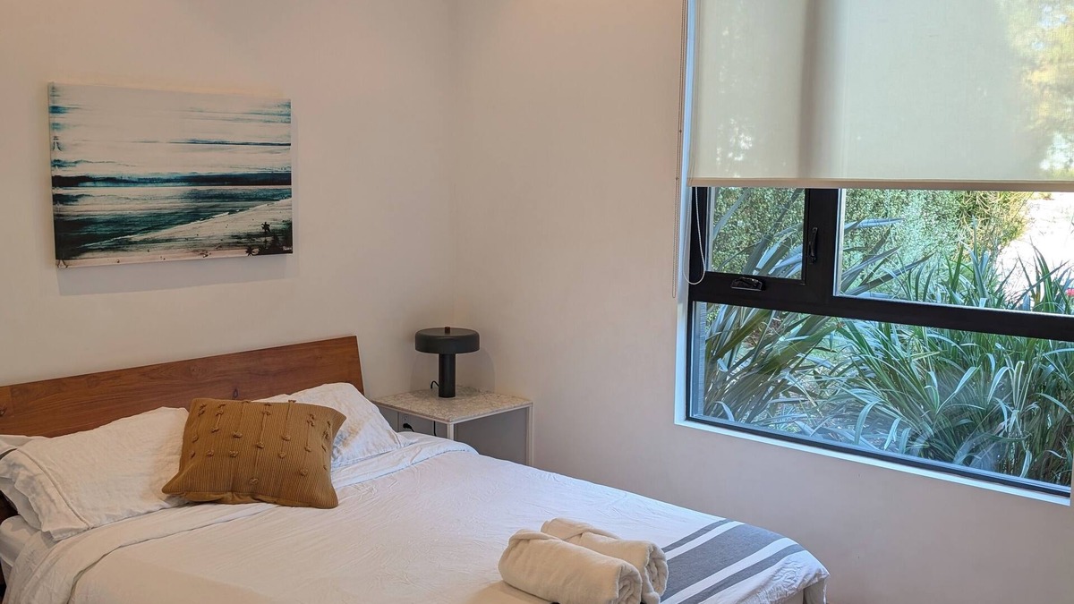 Northeast Apartment | Contemporary suite in Santa Monica with private entrance