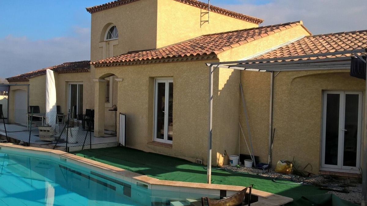 Canet Villa | Contemporary villa between sea and mountains