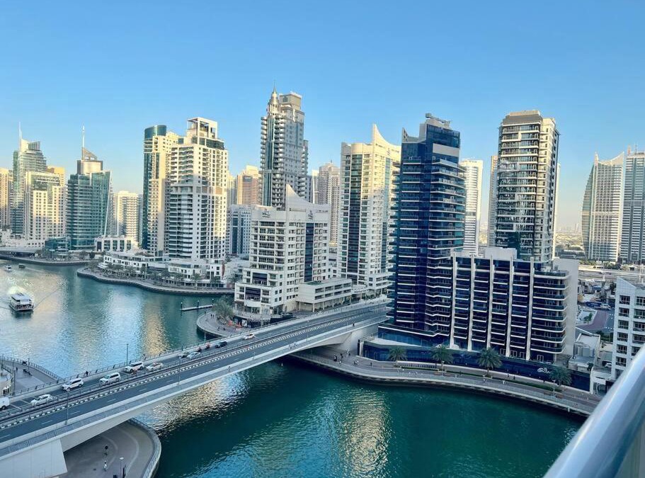 Dubai Marina Apartment | Continental Tower, Dubai Marina - Bright & Elegant 1 Bedroom