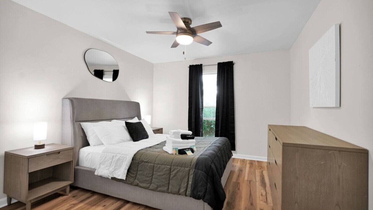 Newburgh Apartment | Contract worker retreat!