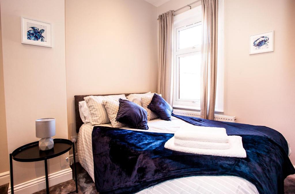 Middlesbrough Apartment | Contractor house, sleeps 7, close to restaurant's & bars, long stays available, Oveyo Accommodation