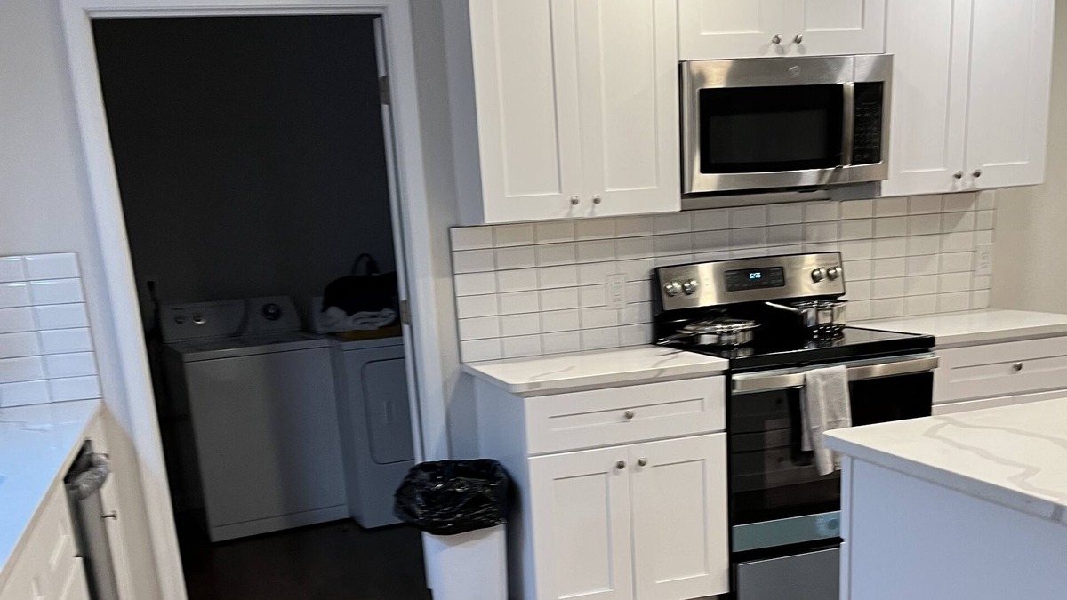 Warner Robins House | Contractors and small events