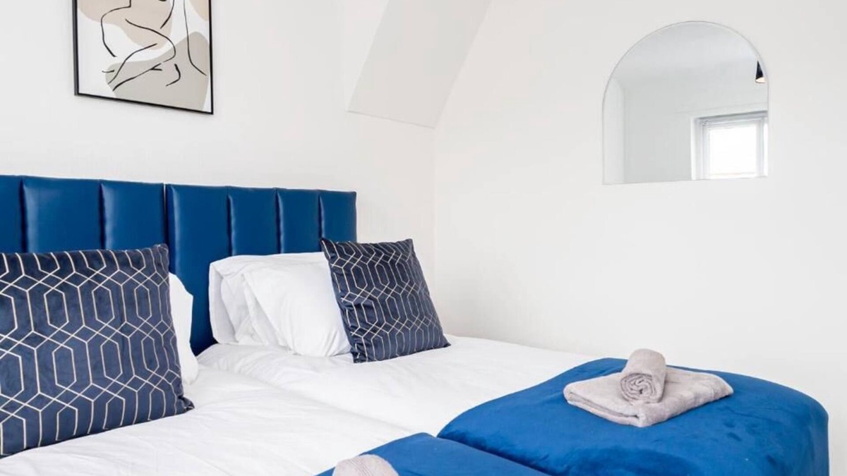 Smethwick House | Contractors, Families & Travellers | Free Parking | Close to City Centre