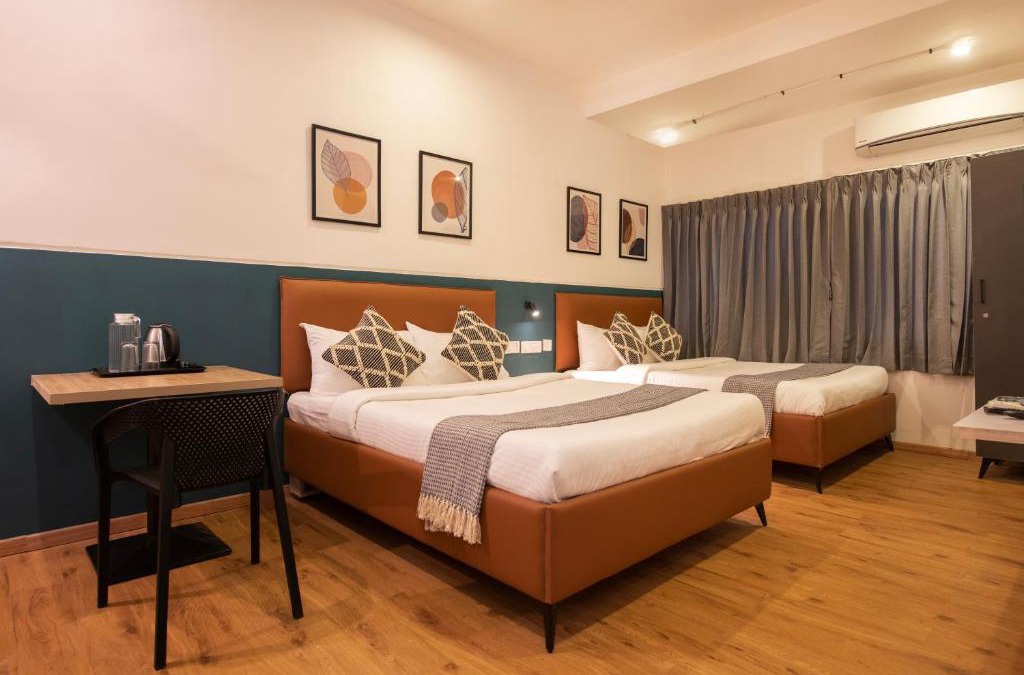 Thousand Lights Hotel | Convastay Prestige- Near Apollo Hospital & US Consulate