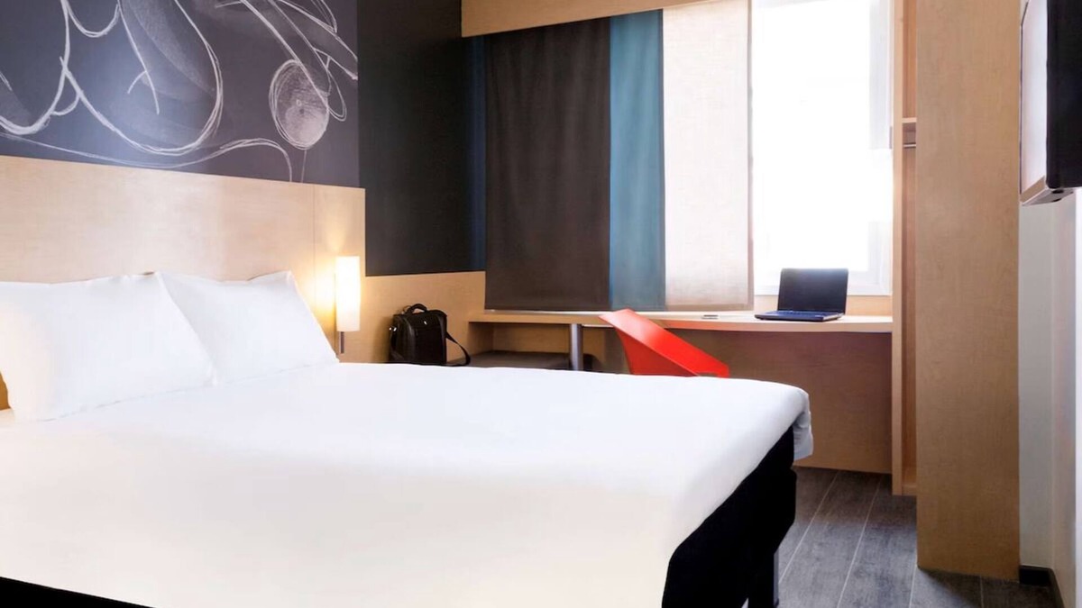 Cuauhtemoc Hotel | Convenience and Comfort: Perfect Location for Exploring Mexico City's Treasures!