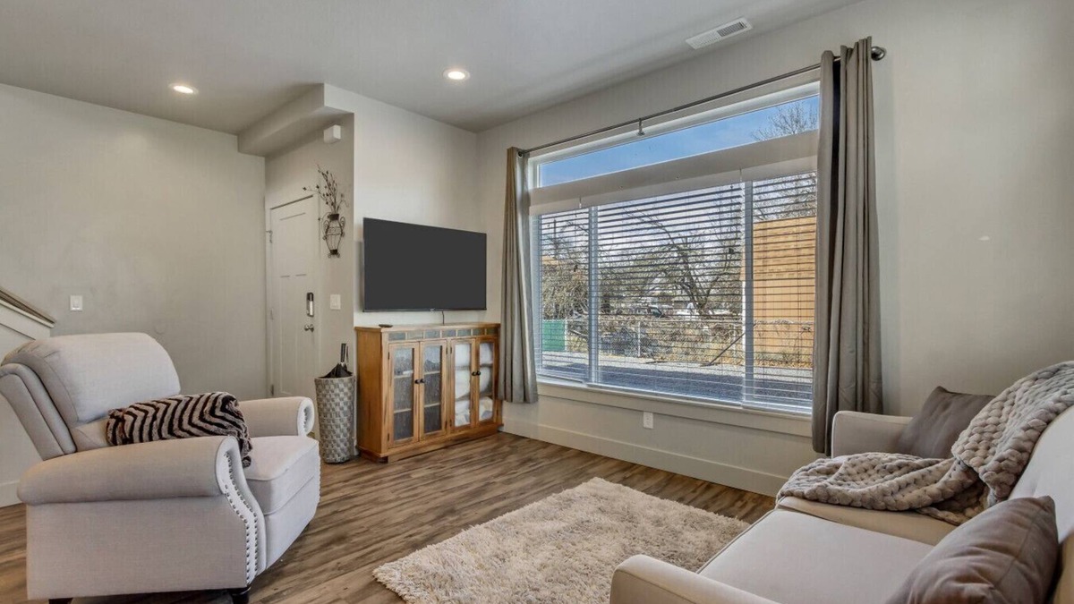 Layton House | Convenient 3BR with King Beds Near Hill AFB and Davis Conference Center