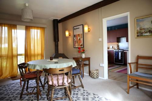 Longtown House | Convenient and stylish cottage