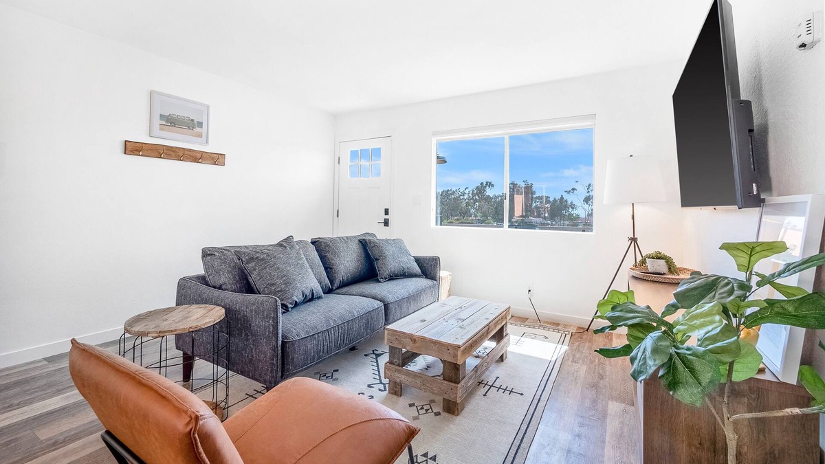 San Clemente House | Convenient dog-friendly condo with free WiFi - right up from the beach