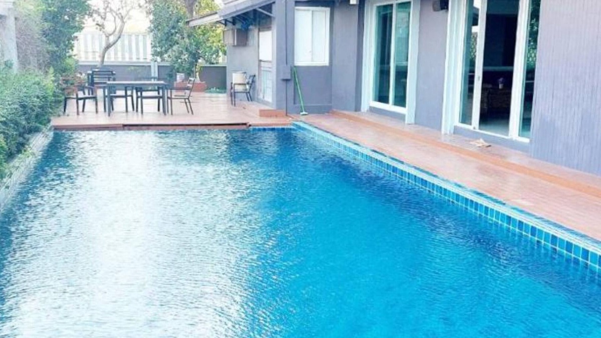 Srisa Chorakhe Noi Hotel | Convenient Grand Hotel by Zuzu