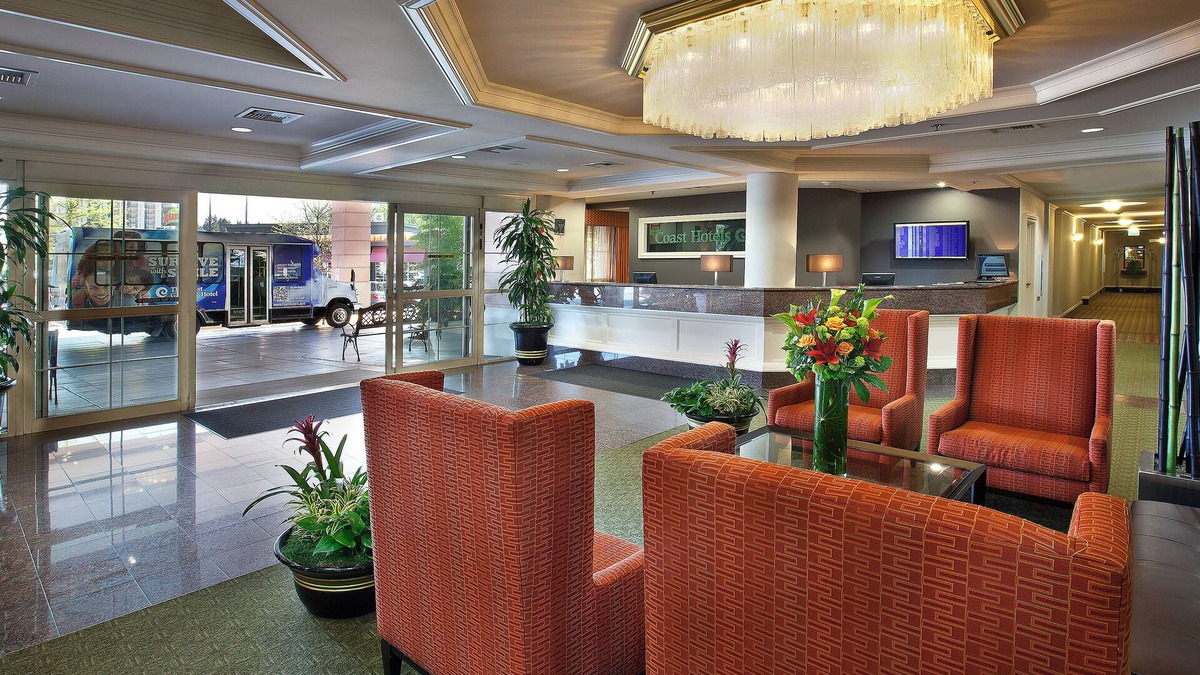 SeaTac Hotel | Convenient Location! Relaxing Room w/2 Double Beds, Free Breakfast and Parking
