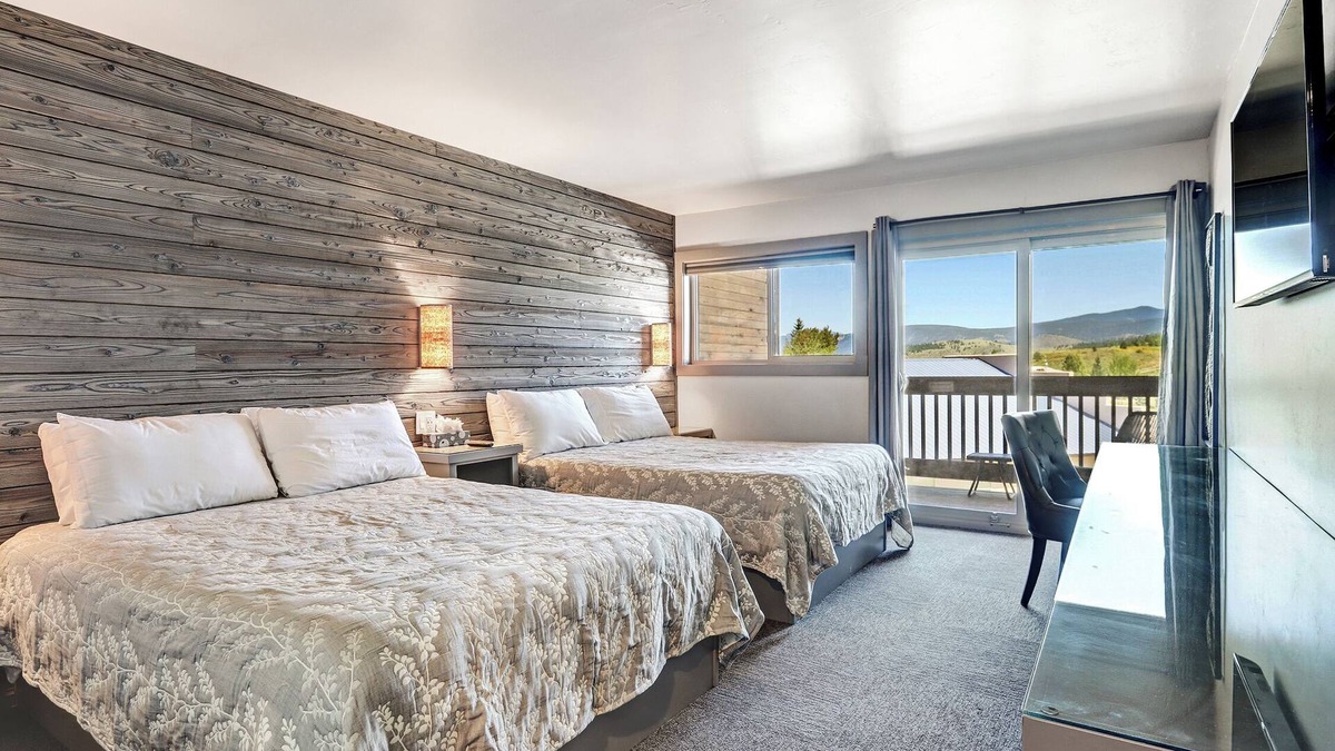 Angel Fire Hotel | Convenient Location | Elk Horn Lodge 204