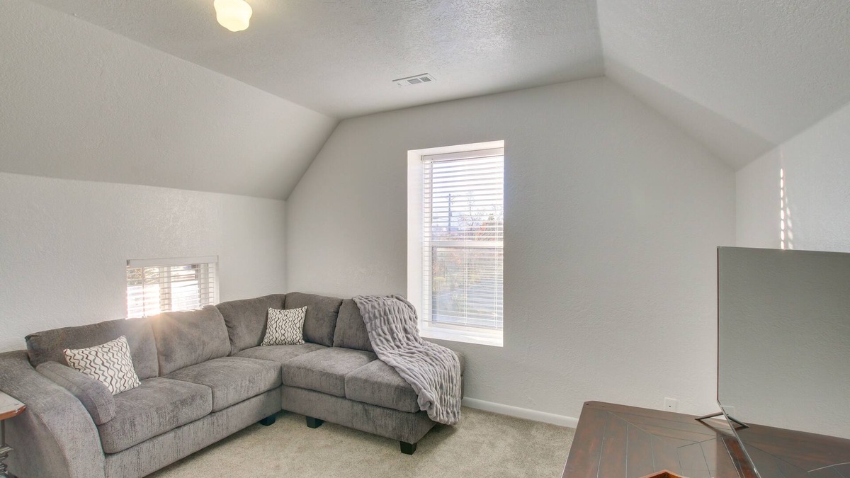 Logan Apartment | Convenient Logan Apartment - 1 Block to Town!