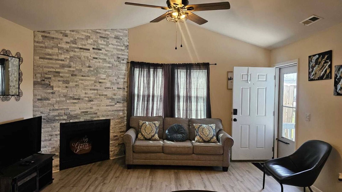 North Charleston House | Convenient Modern Villa, 3 beds, Near Everything