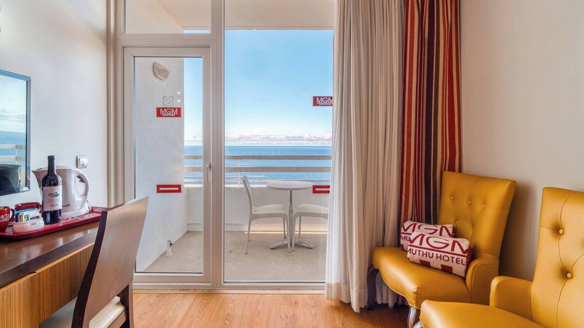 Sao Martinho Hotel | Convenient Stay! Balcony with Sea View, Swimming Pool & Spa, Free Parking!
