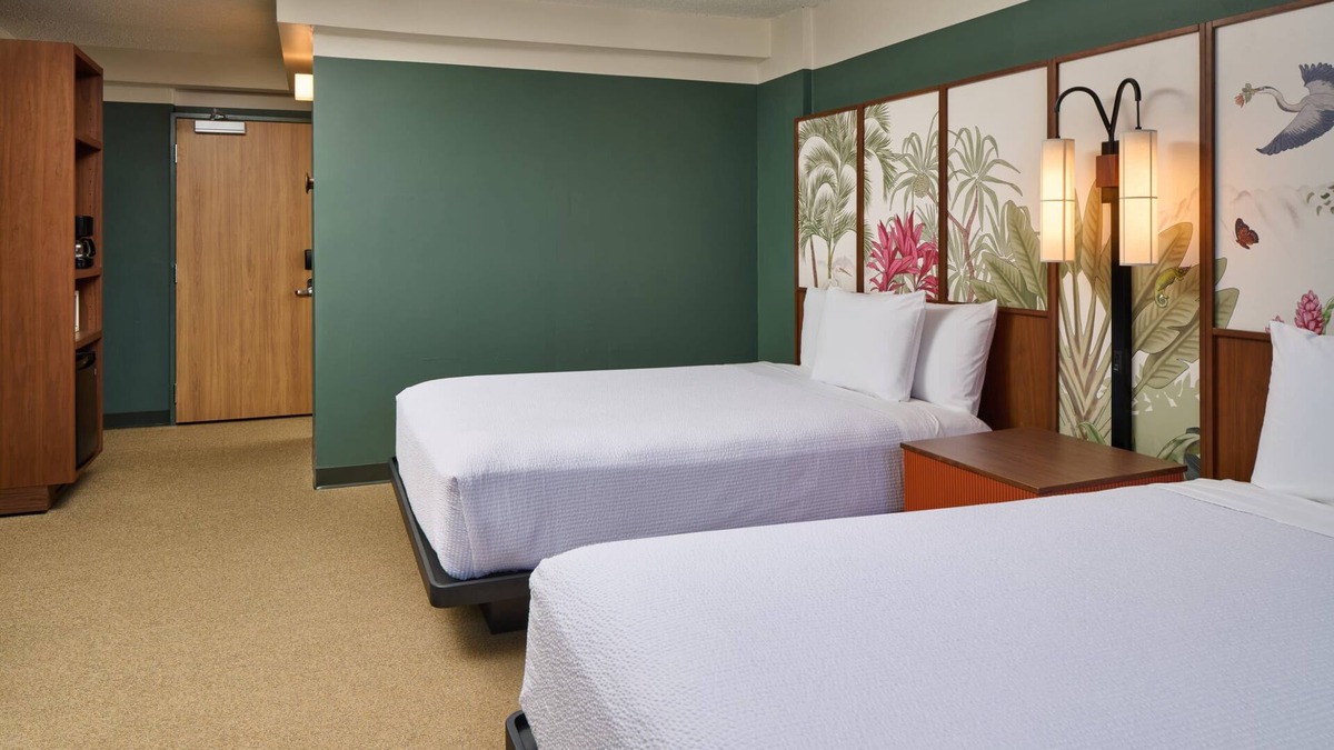 Ala Moana Hotel | Convenient Stay in Hawaii! 2 Comfortable Units Onsite Pool