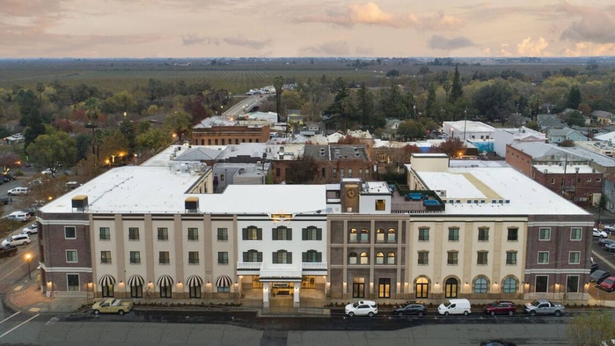 Winters House | Convenient Stay in Winters! 2 Pet-friendly Units, Free Parking, Prime Location!