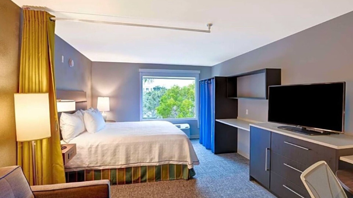 Miramar Hotel | Convenient Suite Near Beaches, Parks, Dining, and Hard Rock Stadium