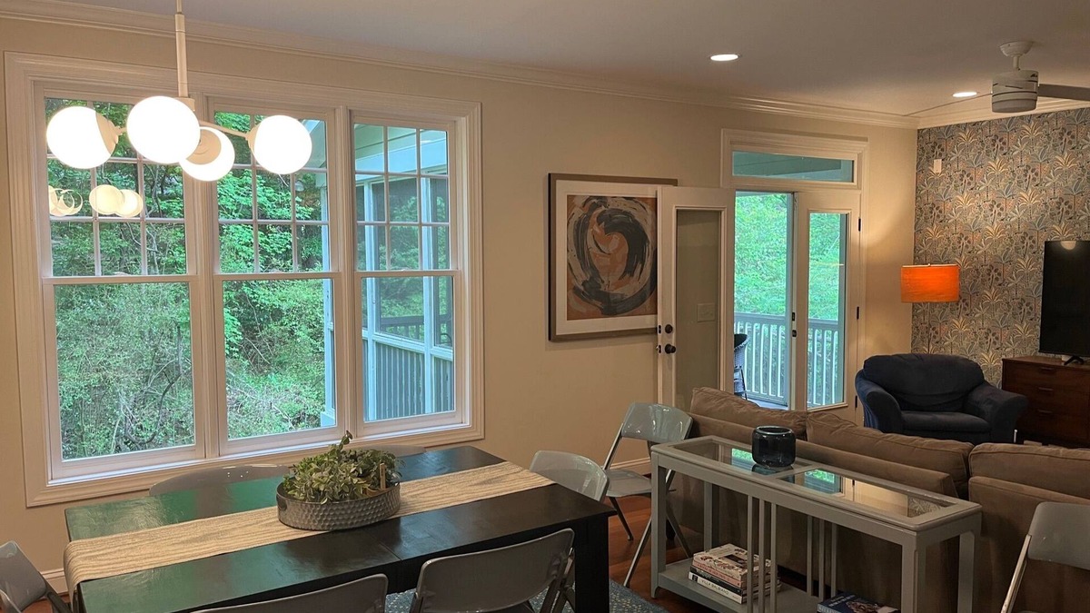 Carrboro House | Convenient well appointed home near downtown Carrboro and farmers market