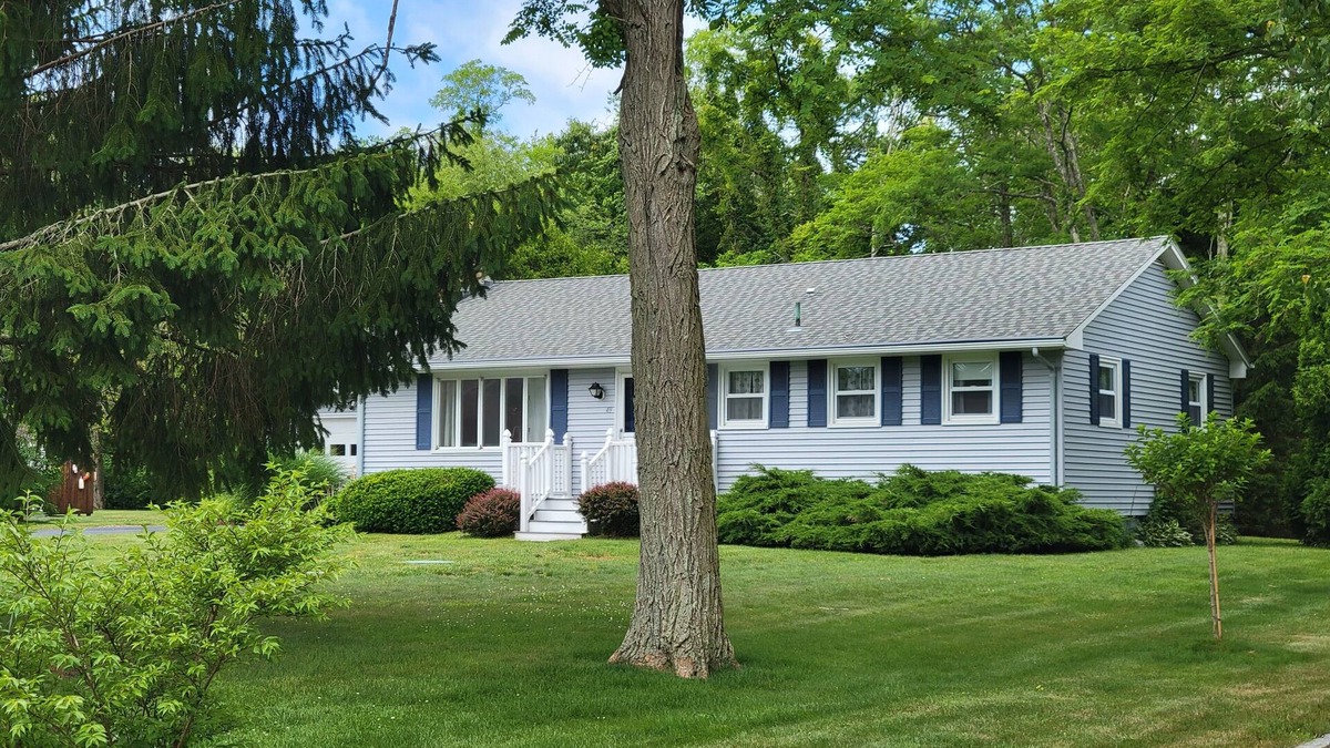 Charlestown House | Conveniently located in a private association very close to beaches.