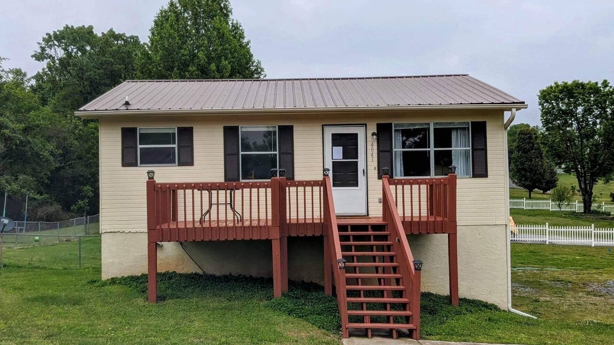Cleveland House | Conveniently located home, close to businesses, shopping and Ocoee recreation.