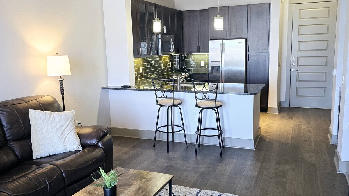 South Central Houston Apartment | Convention Center Downtown Escape