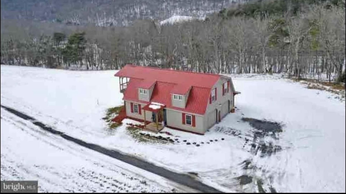 Wardensville House | Converted barn with great views, hottub, pool table, shuffleboard & firepit.