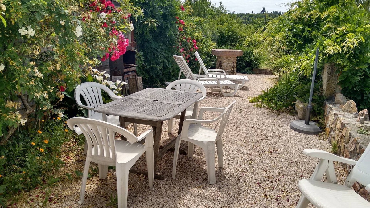 Arganil Cottage | Converted farm cottage with pretty views, 2km from Arganil, river beach 2km