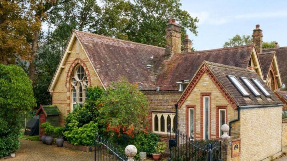 Plaistow and Sundridge Cottage | Converted School Cottage in Bromley