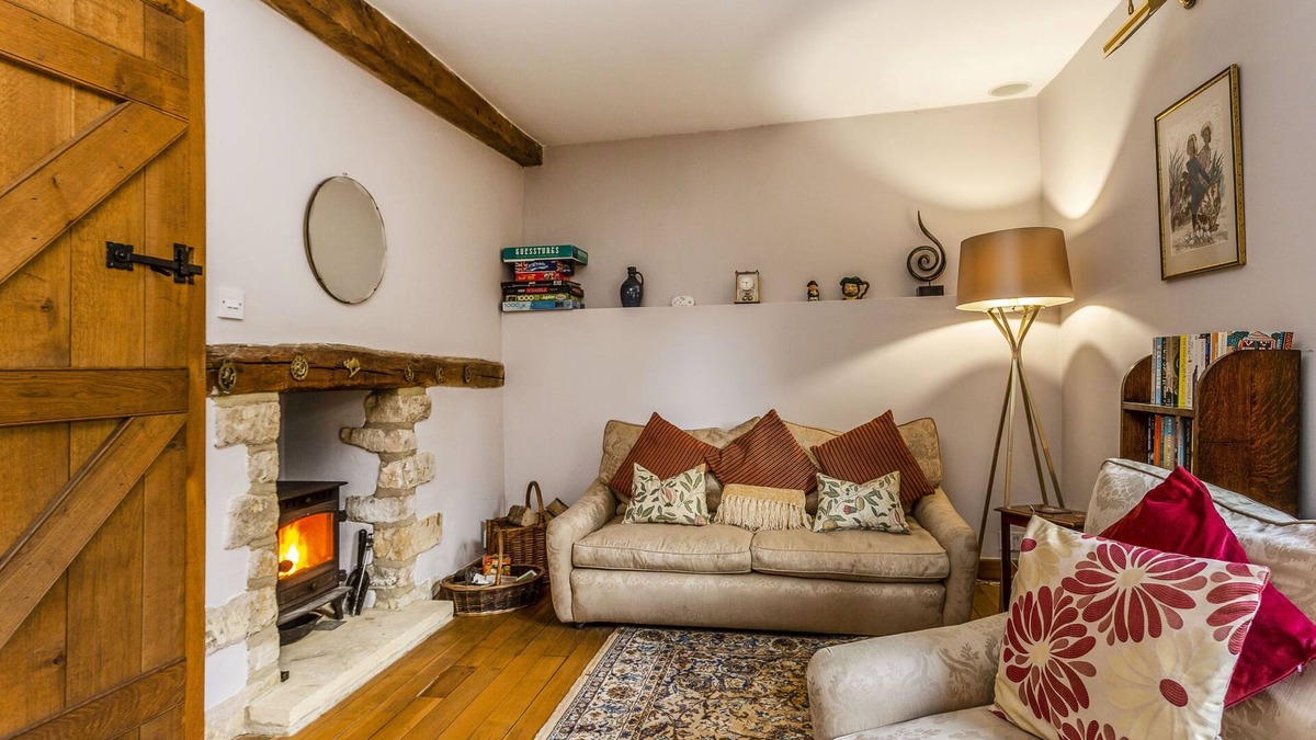 Chipping Campden Apartment | Converted Stable Barn sleeping 6 people in 3 bedrooms.