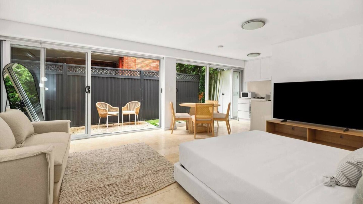 Coogee Apartment | Coogee Cove Coastal Studio near Beach and Dining