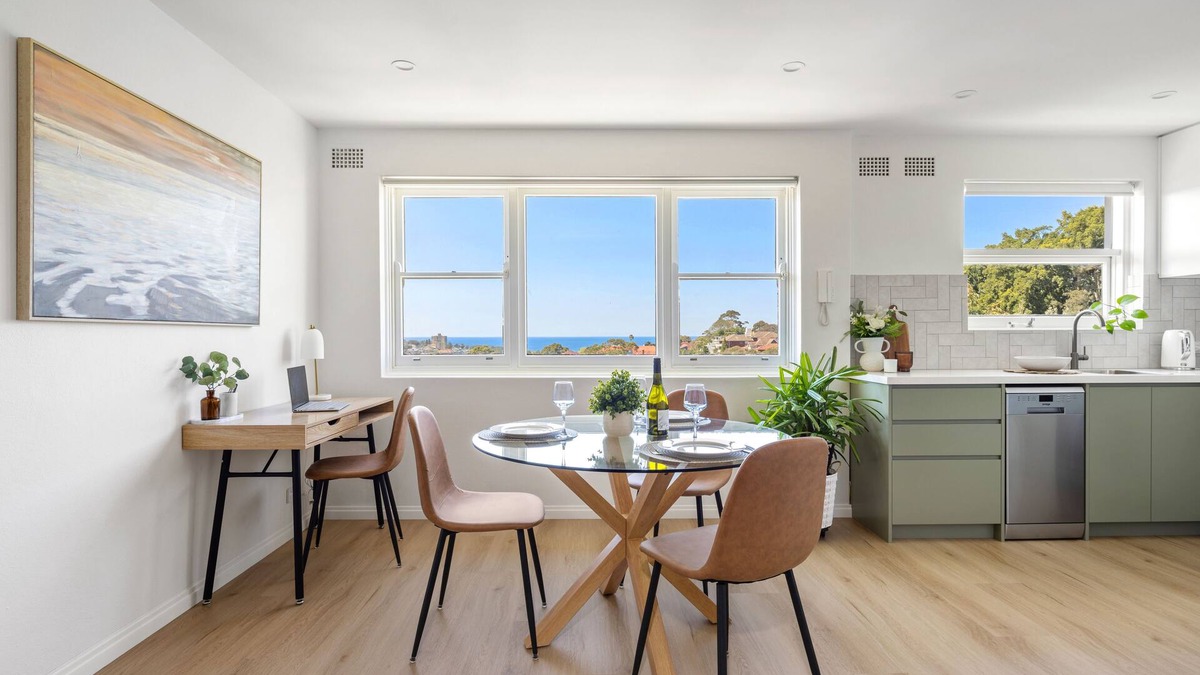 Randwick Apartment | Coogee OCEAN VIEW, Stylish Newly Renovated Apt - walk to beach, hospital & Uni