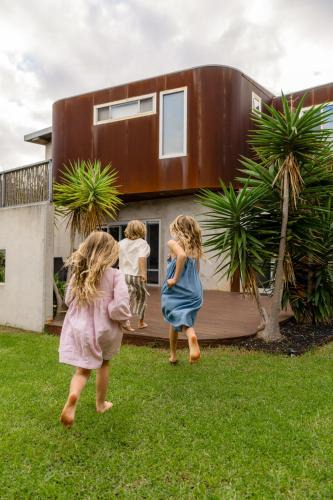 Gracetown House | Cooinda - sweeping ocean views, short walk to beach