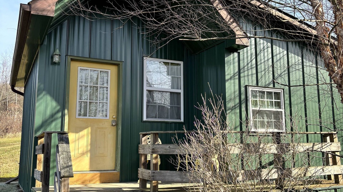New Plymouth Cottage | Cookie Cottage Centrally Located Within The Hocking Hills