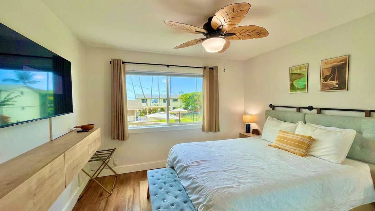 Historic Kailua Village Apartment | Cool 2-bedroom apartment with AC and POOL in Kailua-Kona