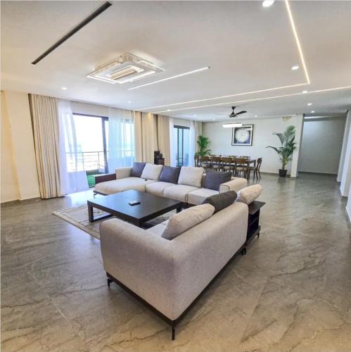 Karatina House | cool house