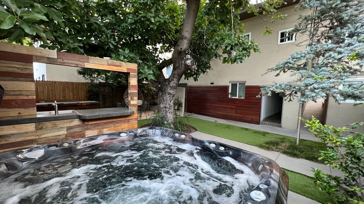 Golden Hill House | Cool New Remodel Near Coronado, NEW Jacuzzi, Fire Pit, BBQ, Walk to Downtown!