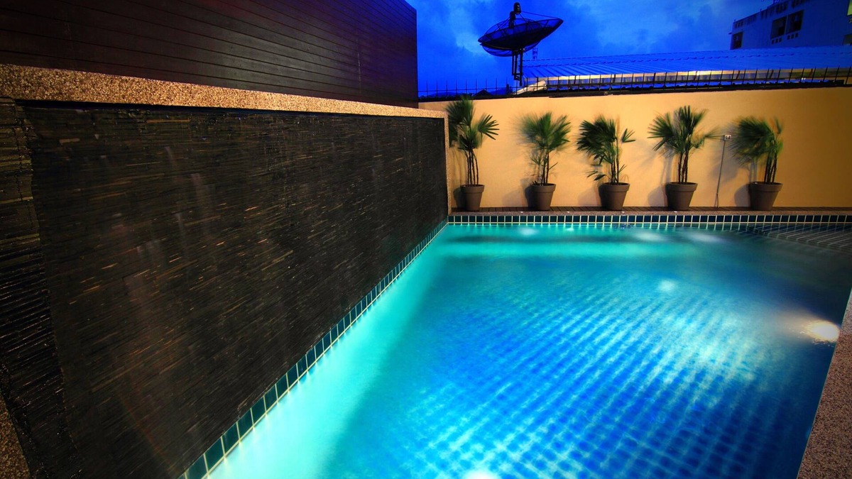Talat Nuea Hotel | Cool Residence