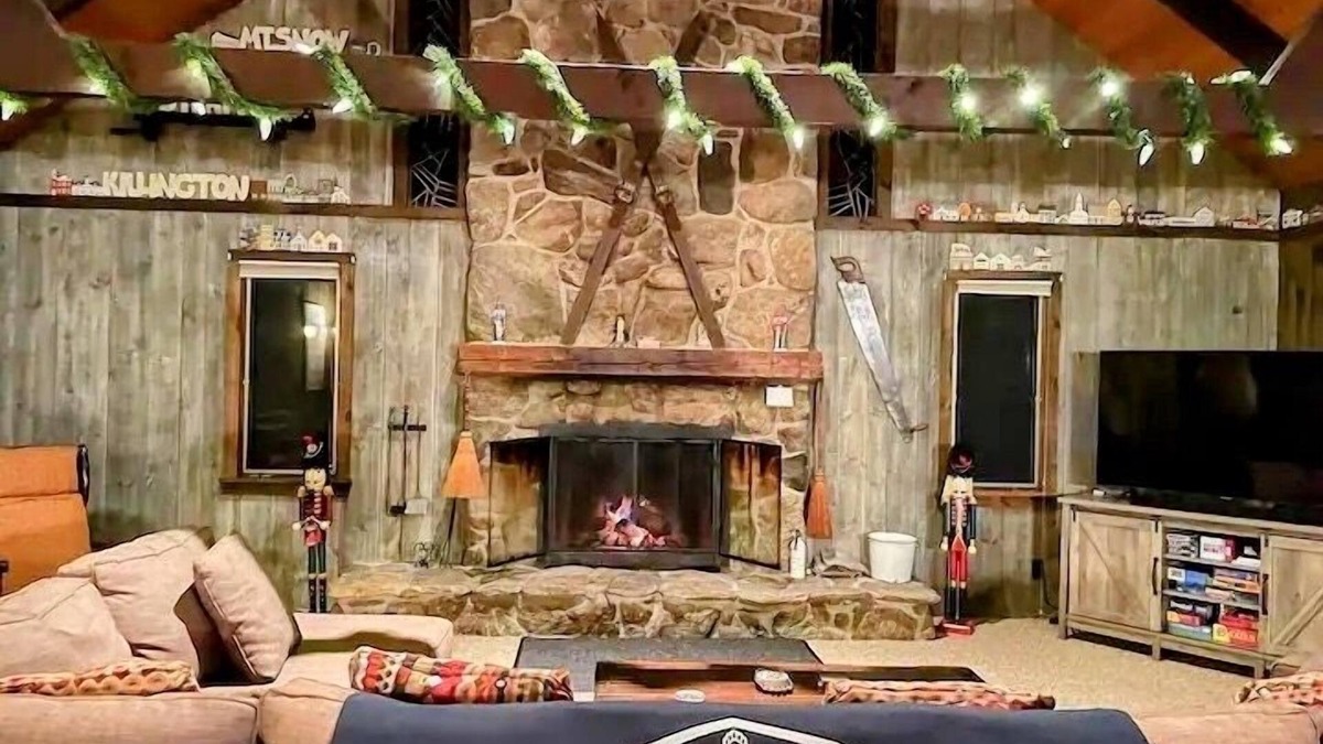 Mountain Acres Cabin | Cool Runnings Cabin: Rustic + Spacious w. Fireplace + FirePit 12 min to Stratton