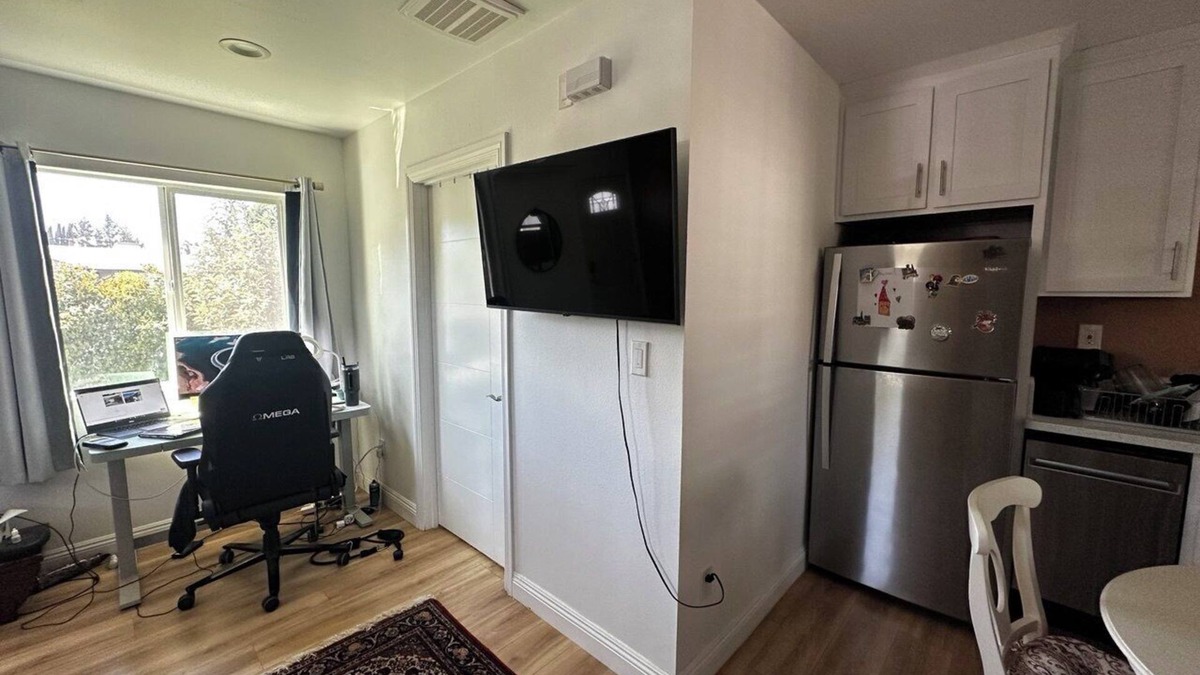 Reseda Apartment | Cool studio with AC in vibrant Los Angeles
