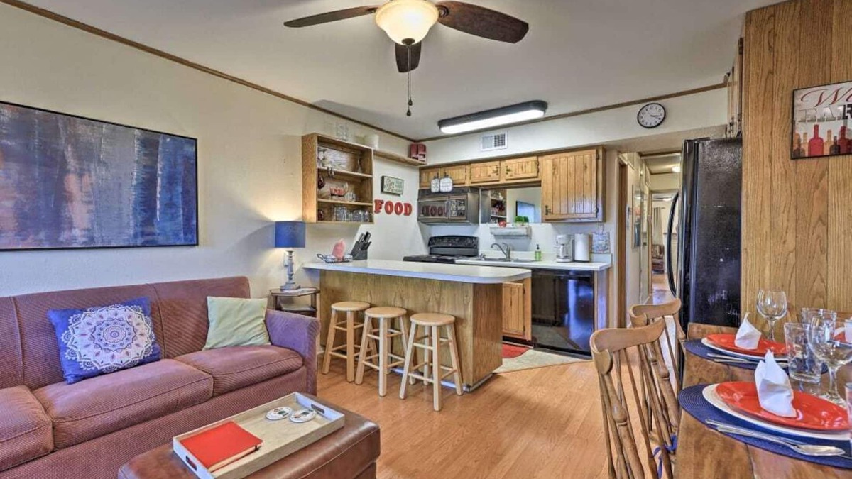 New Braunfels Condo | Cool Waterfront*COMAL*POOL*HTUB - WALK TO DWNTN - TUBES INCL