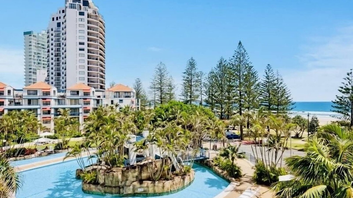 Coolangatta Apartment | Coolangatta Beach, Calypso Resort, Sleeps 6 at Oaks Gold Coast Calypso Resort
