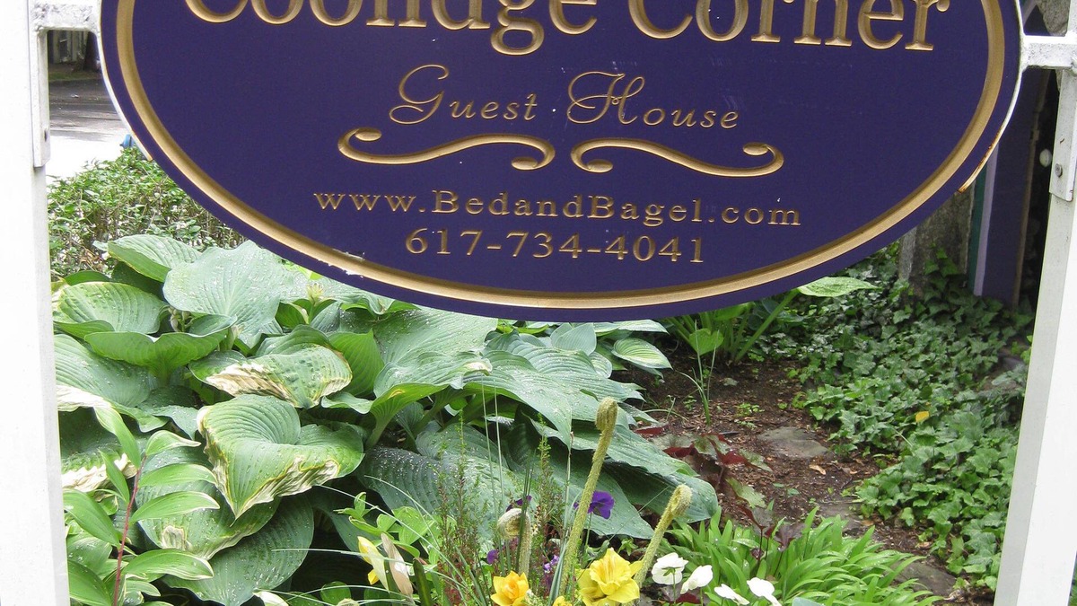 Coolidge Corner South Side House | Coolidge Corner Guest House